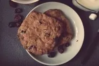 Кукис с овсянкой и сушеной клюквой