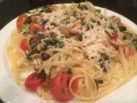 Спагетти крудо с давленными оливками