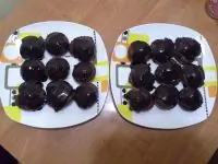 Шоколадный кекс с шоколадным соусом