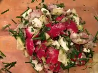 Салат из давленного редиса с фетой