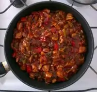 Курица в томатном соусе