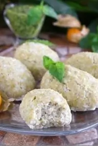 Паровые рыбные котлеты с перловкой