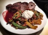 Запеченая свинина с овощами