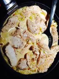 Куриная грудка с горчицей и пореем