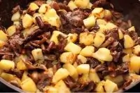 Картошка с опятами в сметане