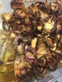 Запеченные в духовке куриные ножки с яблоками