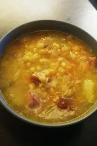 Гороховый суп с копчеными ребрами