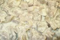 Дичь, тушеная в сметане