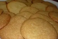 Простое песочное печенье в сахарной пудре