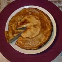 Блинный торт с соусом сабайон с виноградным соком