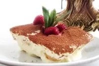 Тирамису с малиной и мятой