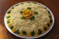 Слоеный салат из курицы с корейской морковкой