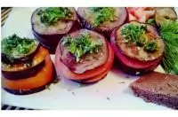 Баклажаны с помидорами и чесноком