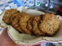 Традиционное овсяное печенье с изюмом и арахисом