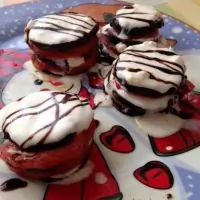 Башенки из баклажанов и томатов