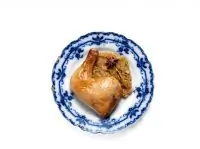 Курица с бадьяном и томленым луком