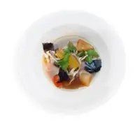 «Спагетти» с креветочным консоме и солеными помидорами