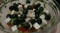 Греческий салат с зеленью