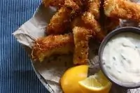 Рыбные палочки с соусом тартар