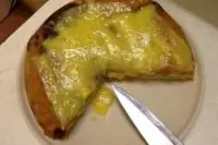 Бисквит с лимоном и клубникой