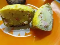 Фаршированный картофель с плавленным сыром и копченостями