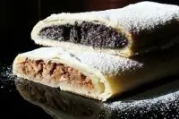 Штрудель из творожного теста с маком или яблоками