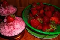 Клубничный воздушный десерт