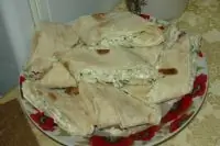 Творог, редис и огурец в лаваше