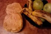 Булочки дрожжевые с бананом и яблоком