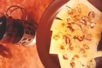 Сырная закуска с медом и орехами