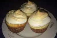Капкейки с лимонным курдом и меренгой