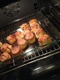 Розочки из теста бриошь