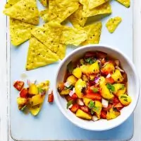 Сальса из персиков на гриле