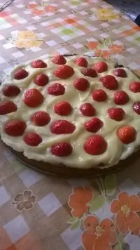 Торт с клубникой и заварным кремом