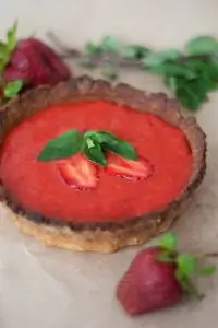 Тарталетки с клубничным кремом