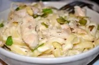 Паста альфредо с курицей по домашнему