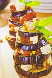 Башенки из баклажанов с брынзой