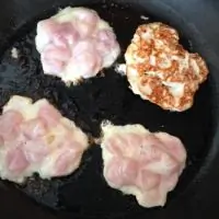 Рубленые куриные котлеты.