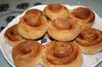 Булочки с корицей на дрожжах