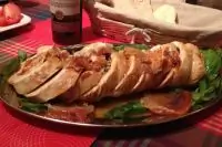 Рулет из индейки в беконе