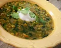 Чечевичная похлебка с зеленью и лимоном