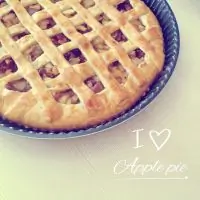 Пирог с карамелизованными яблоками