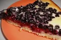 Сметанный пирог с черникой