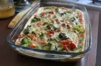 Запеканка с брокколи и помидорами