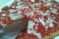 Пицца «Маргарита» с домашним соусом из томатов