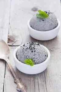 Мороженое из черного кунжута (Kuro Goma)