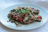Летняя лапша соба stir-fry