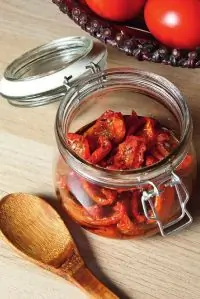 Томатное конфи с прованскими травами