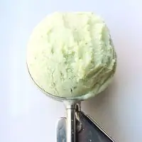 Мороженое с тархуном и оливковым маслом