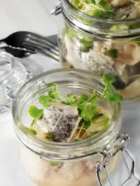 Маринованные треска и белый амур с лимонами